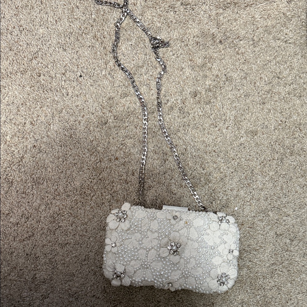 Olga Berg White Floral Clutch with Silver Chain